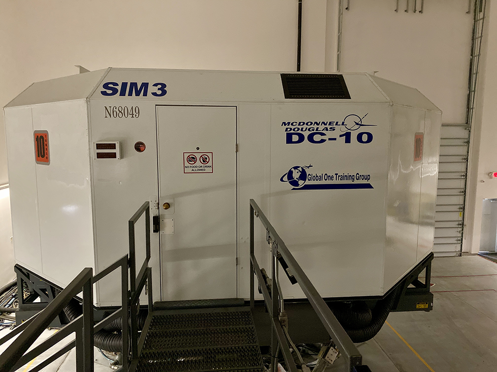 DC-10-10 FSTD Level C Sim Cab